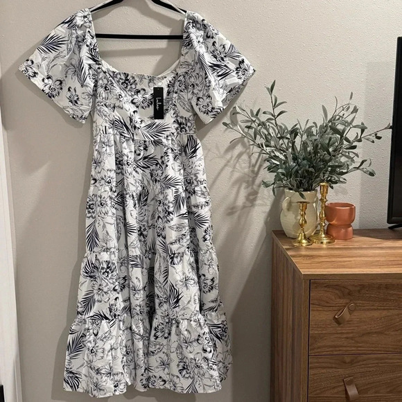 NWT Lulu's Tropical Sunshine White Floral Print Tiered Midi Dress Size Large - Picture 3 of 10